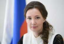 Зібрати “соціальні запити”. В окупований Херсон приїхала віце-спікер Держдуми