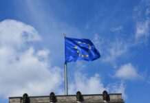 Лідери ЄС пообіцяють на саміті озброювати і фінансувати Україну під час війни з Росією, – ЗМІ