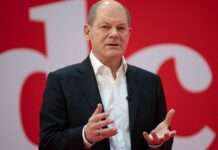 Тягне час. Шольц, схоже, не хоче постачати Україні важке озброєння, – посол