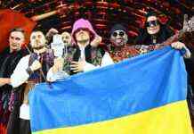 Kalush Orchestra продали кришталевий мікрофон Євробачення-2022: скільки виручили для ЗСУ