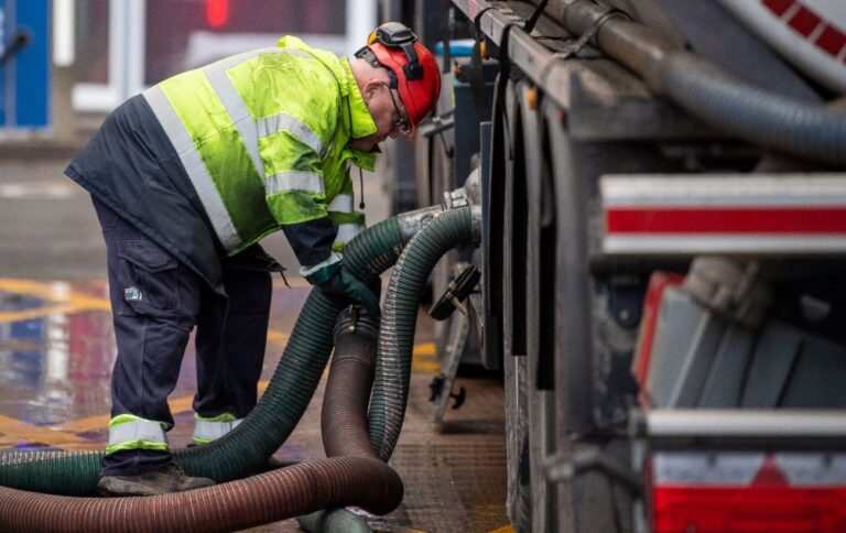 У США запропонували пом’якшити екологічні вимоги до бензину заради зниження цін, – ЗМІ