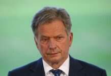 Президент Фінляндії особисто повідомив Путіну про вступ до НАТО