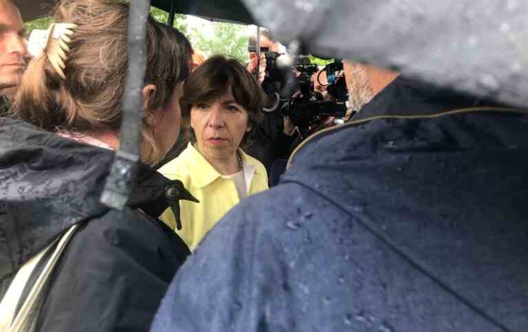 До Києва прибула нова очільниця МЗС Франції. Вона вже відвідала Бучу