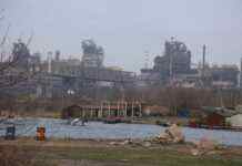 Наказ Генштабу не тільки. В “Азові” пояснили, чому не готові здатися РФ