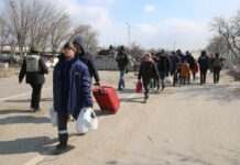 Евакуація з Маріуполя: людям доведеться пройти російську фільтрацію в Мангуші