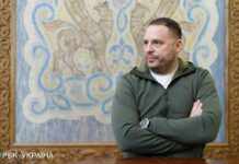 Єрмак закликав США допомогти врятувати захисників Маріуполя