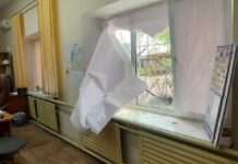 Окупанти обстріляли філію “Миколаївобленерго”: в приміщенні знаходилися більше 20 осіб