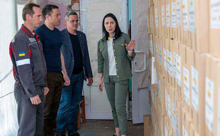 Тисячі людей отримують допомогу продуктами та медикаментами у Кам’янському