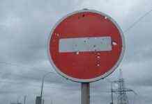 Евакуація в Запоріжжя: окупанти оголосили про закриття проїзду через Василівку