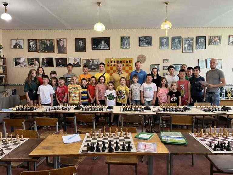 У Камʼянському визначено переможців трьохденної естафети з шахів