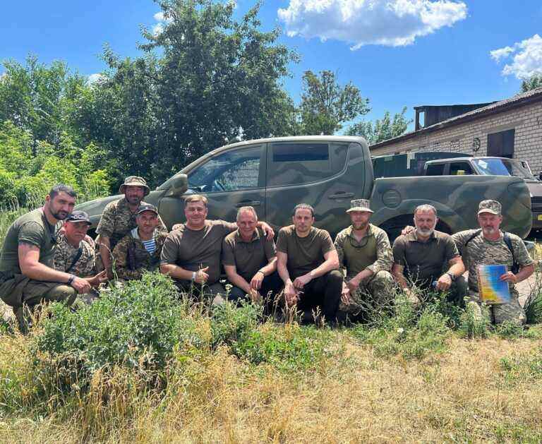 Бійцям Кам’янського району передали необхідне обладнання