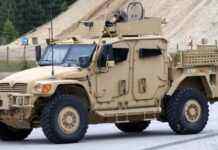 В Україну прибули Британські бронемашини Husky