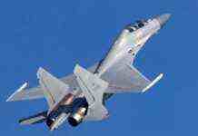 Винищувач ВПС Китаю впав на житловий квартал. Одна людина загинула, є поранені