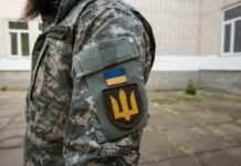 У Трускавці пригрозили повістками за купання в озері