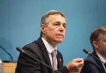 Швейцарія може надавати консульську підтримку українцям у РФ, – президент