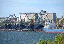 Ракетний удар по Миколаєву: загорілися ємності з олією, є загиблий і поранені