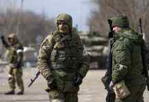 Окупант розповів, як вбивав українців в Херсоні. Нове перехоплення від ГУР