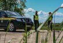 Латвія на кордоні просить росіян підписати документ про засудження війни в Україні