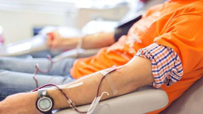 Потрібні всі групи: Камʼянчан закликають здати кров