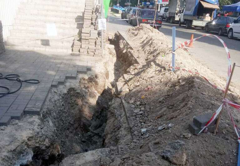 Працівники Кам’янського ВКГ КП ДОР «Аульський водовід»  ліквідували аварію на силовому кабелі