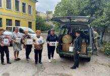 Освітяни Кам’янського передали чергове авто для потреб ЗСУ