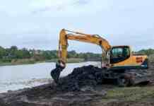 У Кам’янському вперше за 60 років чистять ставок на БАМі
