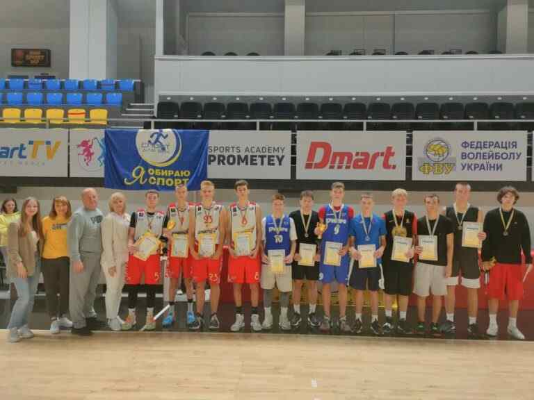 У Кам’янському пройшов турнір із стрітболу