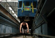 Тягни за ЗСУ! В Дніпрі спортсмен-екстремал встановив рекорд Гіннеса та України