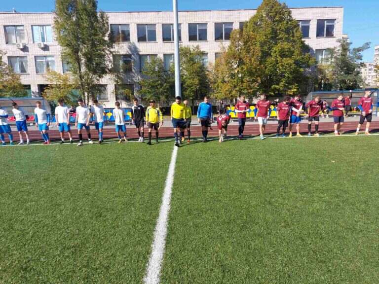 У Кам’янському пройшов другий півфінал осінньої першості з футболу