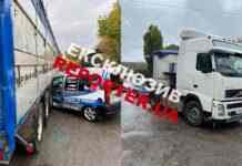 В Дніпрі біля готелю «Парус» легковик потрапив під причеп фури: постраждали водій та пасажир