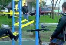 На лівобережжі Кам’янського зʼявився сучасний спортивний майданчик