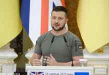 Зеленський: Росія маніпулює переговорами, щоб зупинити визволення України