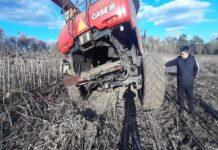 У Сумській області на полі підірвався комбайн (фото)