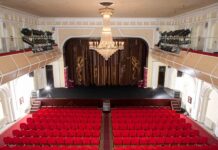 Основна сцена Академічного музично-драматичного театру імені Лесі Українки у Кам’янському відновлює роботу