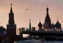 У російській “еліті” є розуміння поразки у війні після відступу з Херсона, – “Медуза”