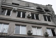 Обстріл Херсона: є загибла та постраждалий (фото)