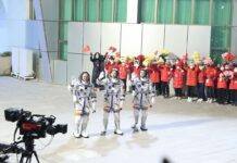 Китай запустив на орбіту корабель з космонавтами: відео