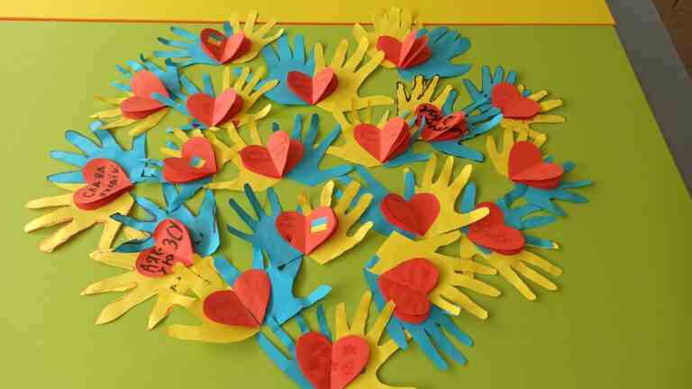 «Дякуємо ЗСУ»: у Кам’янському розпочато прийом робіт на виставку дитячої творчості