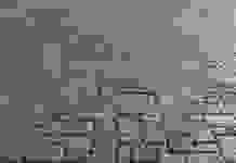 В місті Камʼянське активно ліквідують провали плитки та ремонтують дорожні знаки