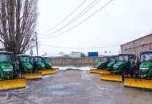 Нова спецтехніка прибиратиме двори будинків у Кам’янському