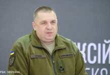 РФ рахує втрати під Бахмутом тисячами, а “вагнерівців” живими назад не пускає, – Громов