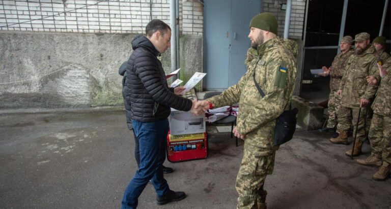Теробороні Кам’янського передали необхідне оснащення