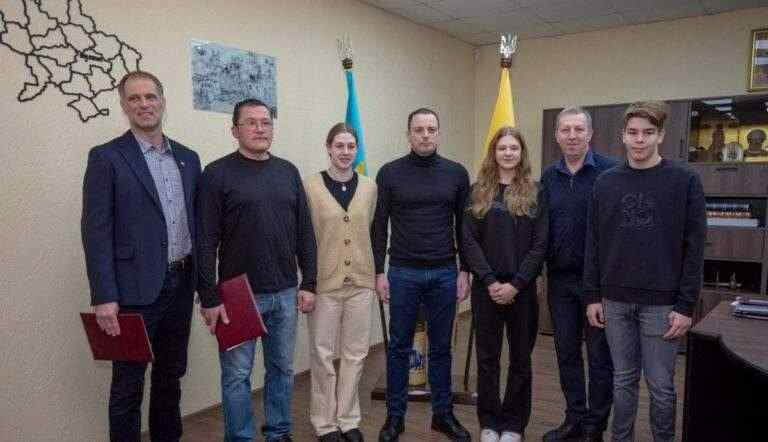 13 медалей завоювали плавці з Камʼянського на чемпіонаті України