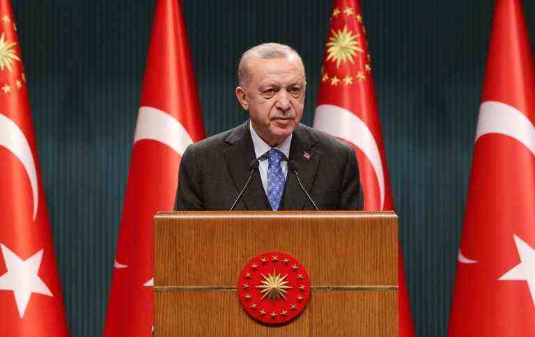 Ердоган скасував передвиборчі мітинги через хворобу, ЗМІ пліткують про інфаркт