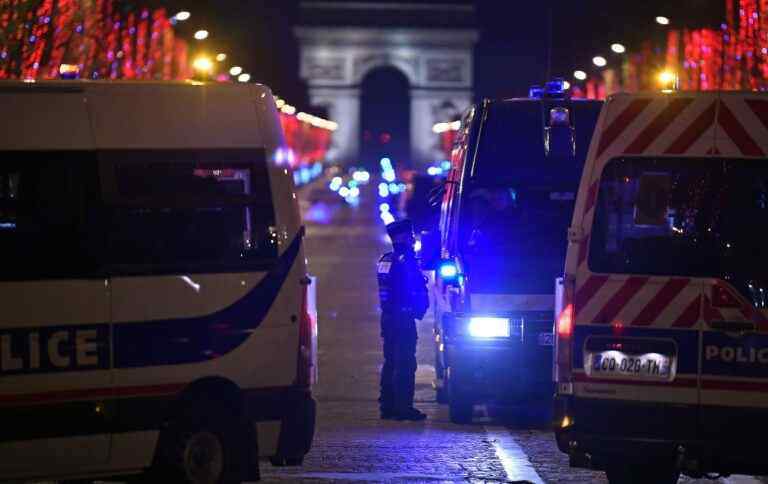 У Франції автомобіль на великій швидкості в’їхав у натовп, багато постраждалих