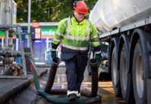 Бензин, дизель та автогаз дешевшають: актуальні ціни на АЗС в Україні