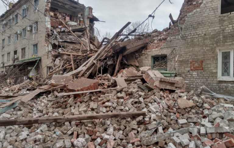 Окупанти вдарили ракетами по Авдіївці: є руйнування