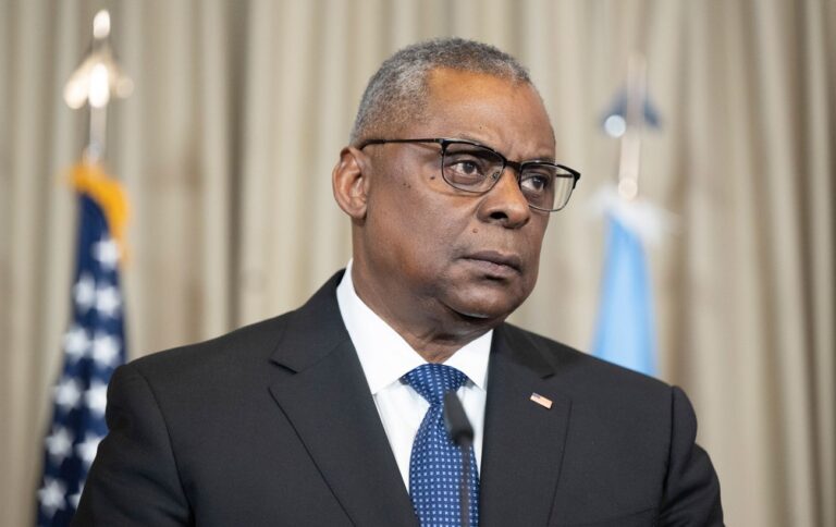 Голова Пентагону Остін наказав передивитись механізм доступу до розвідданих