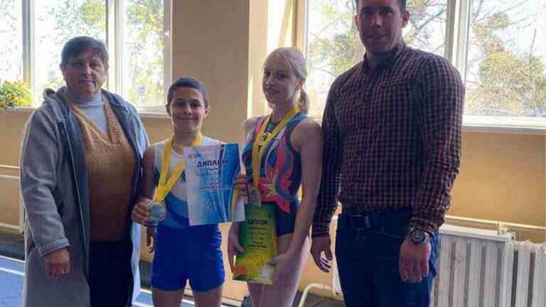 Акробати з Камʼянського стали призерами чемпіонату України