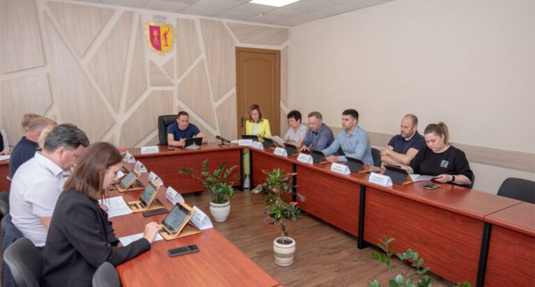 В Камʼянському пройшло чергове засідання виконкому міськради